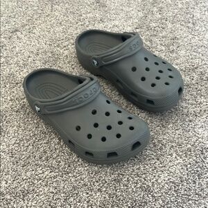 Crocs Gray Unisex Slip On Size Men 5 Women 7